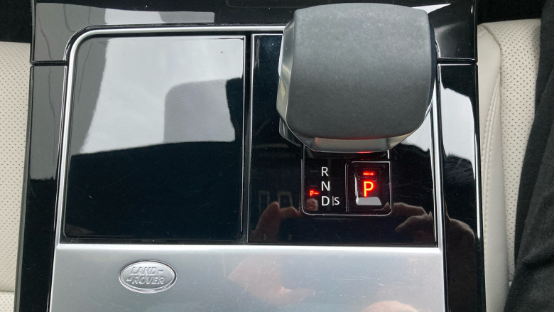 Land Rover Range Rover Velar 2.0 P400e SE 5dr Auto Estate